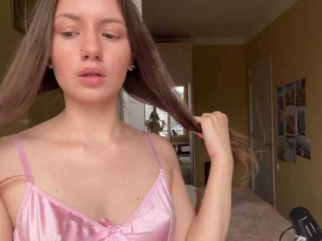 MilkaCrystall01 live cam on BongaCams