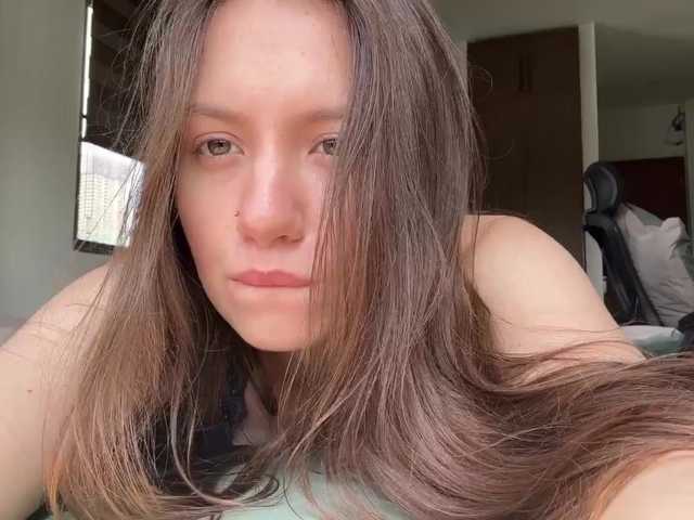 MilkaCrystall01 live cam on BongaCams