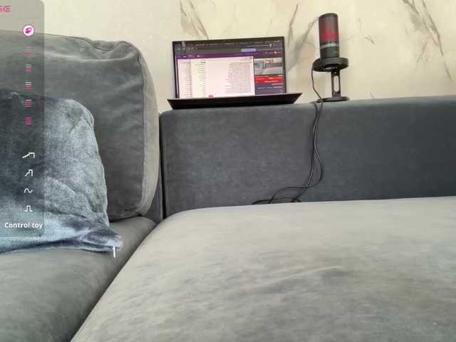 MilkaCrystall01 live cam on BongaCams