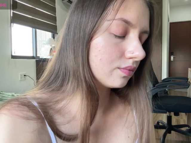 MilkaCrystall01 live cam on BongaCams