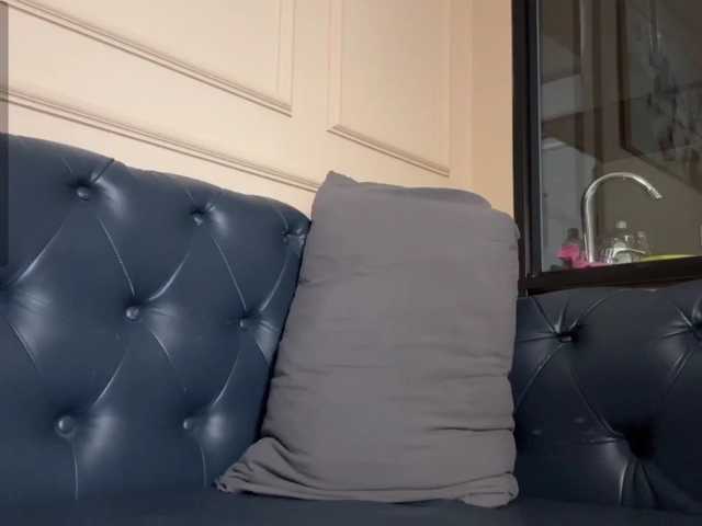 MilkaCrystall01 live cam on BongaCams