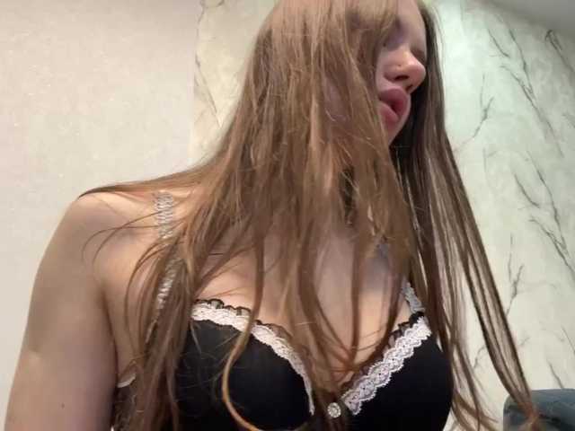 MilkaCrystall01 live cam on BongaCams