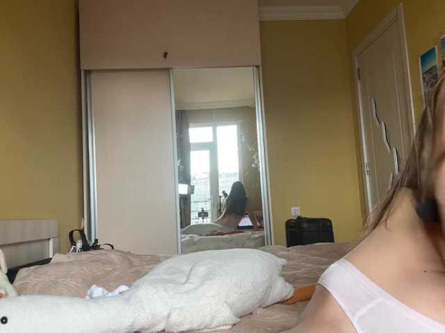 MilkaCrystall01 live cam on BongaCams