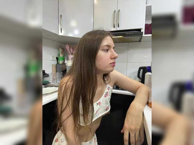 MilkaCrystall01 live cam on BongaCams