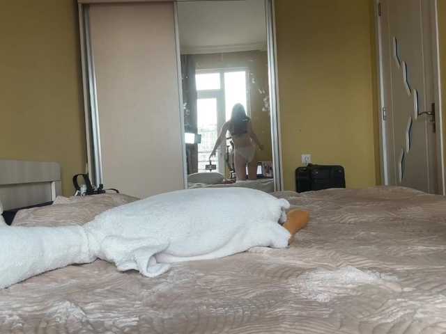 MilkaCrystall01 live cam on BongaCams
