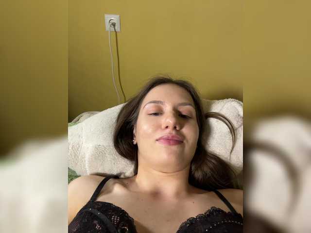 MilkaCrystall01 live cam on BongaCams