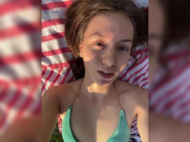 MilkaCrystall01 live cam on BongaCams