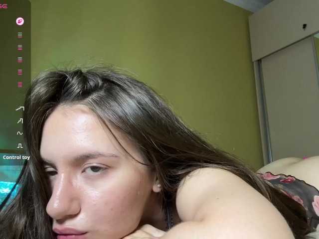 MilkaCrystall01 live cam on BongaCams