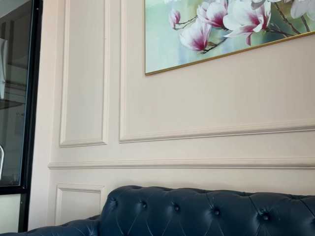 MilkaCrystall01 live cam on BongaCams