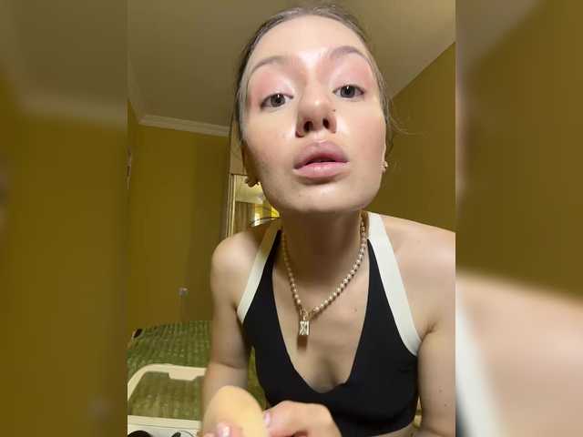 MilkaCrystall01 live cam on BongaCams