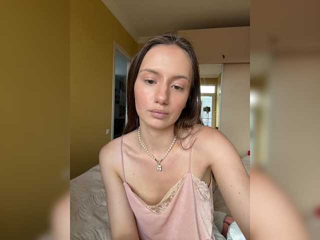 MilkaCrystall01 live cam on BongaCams