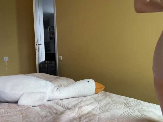 MilkaCrystall01 live cam on BongaCams