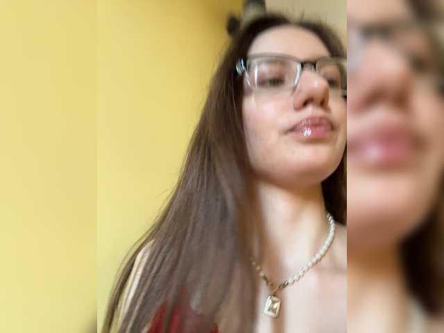 MilkaCrystall01 live cam on BongaCams