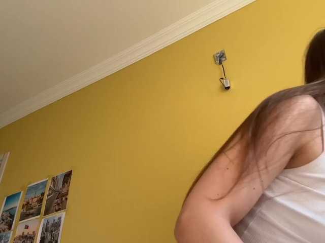 MilkaCrystall01 live cam on BongaCams