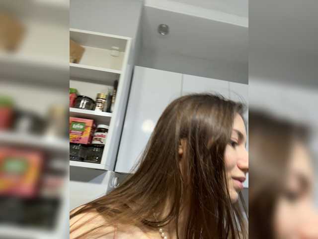 MilkaCrystall01 live cam on BongaCams