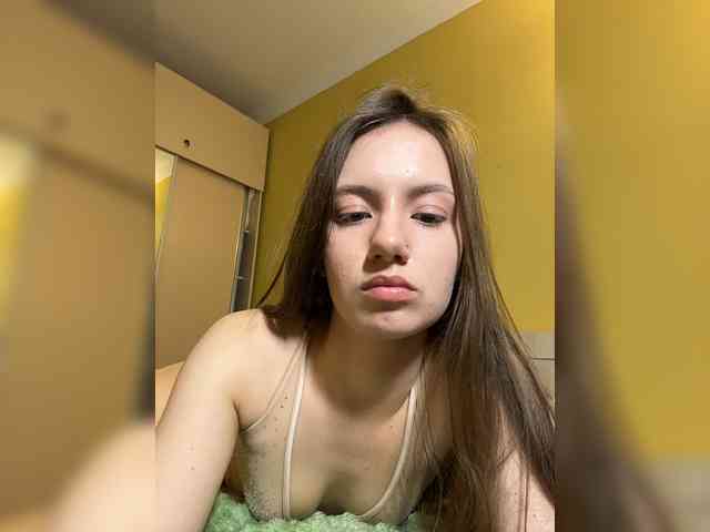 MilkaCrystal01 webcam