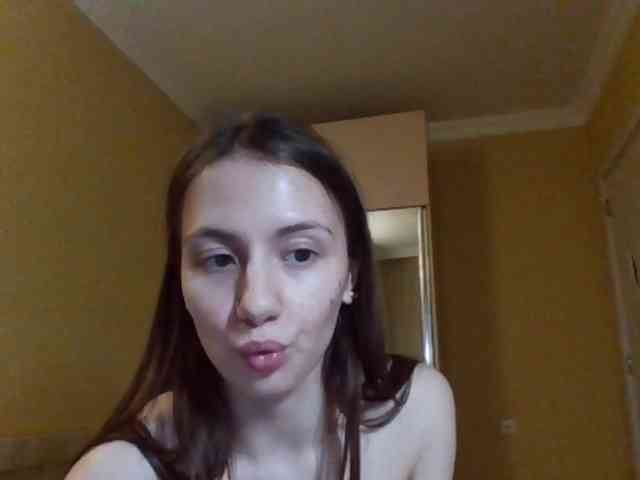 MilkaCrystal01 webcam