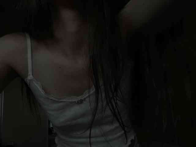 Milka_Crystal webcam