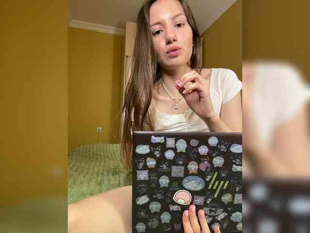 Milka_Crystal webcam