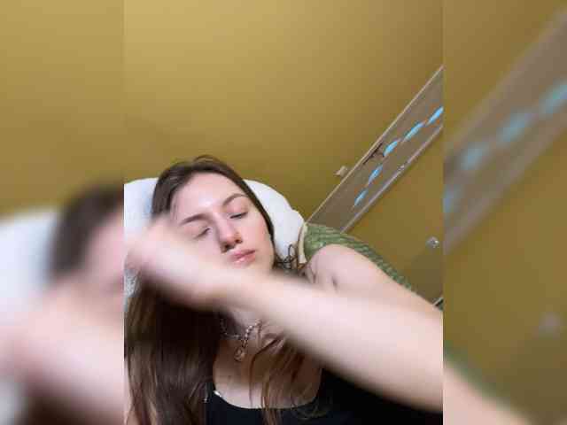 Milka_Crystal webcam