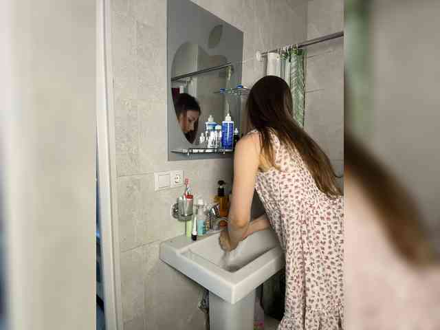Milka_Crystal webcam