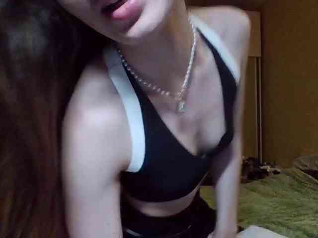 MilkaCrystal01 webcam