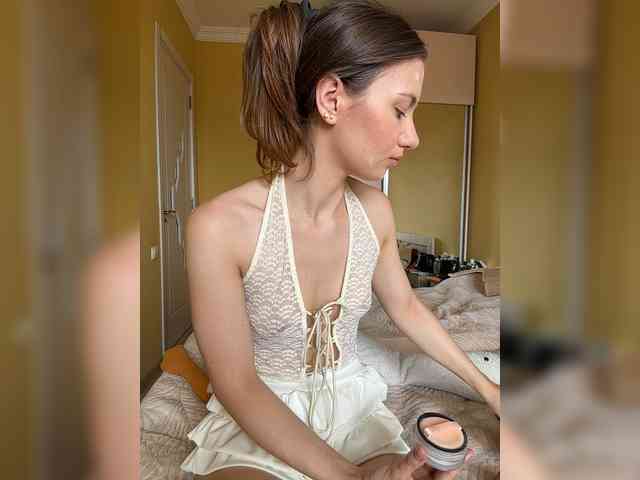 Milka_Crystal webcam