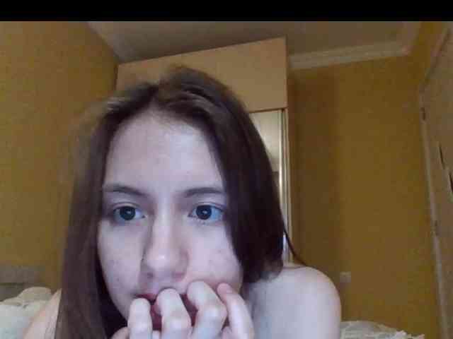 MilkaCrystal01 webcam