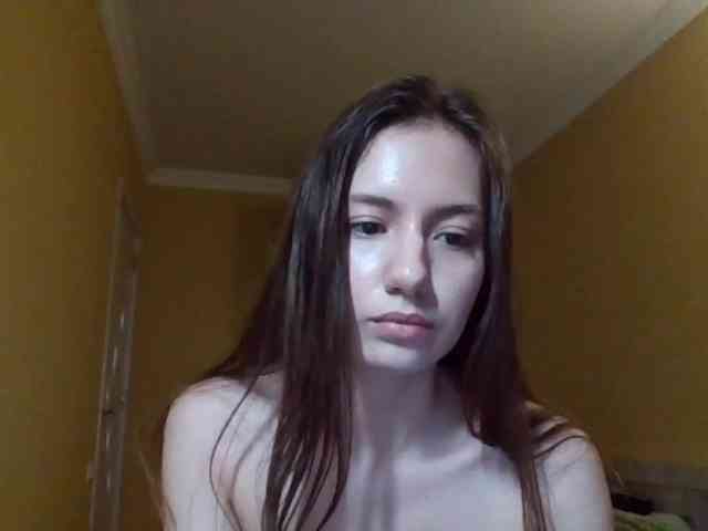 MilkaCrystal01 webcam