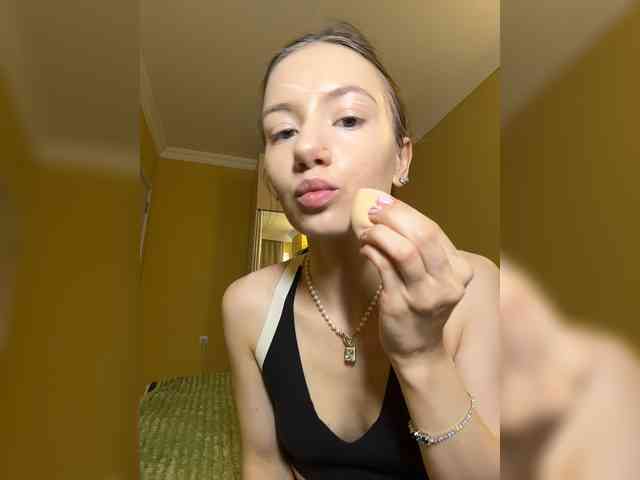 Milka_Crystal webcam