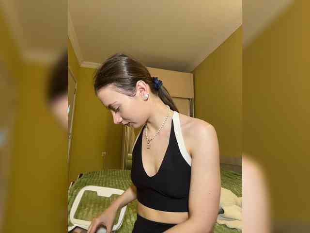Milka_Crystal webcam
