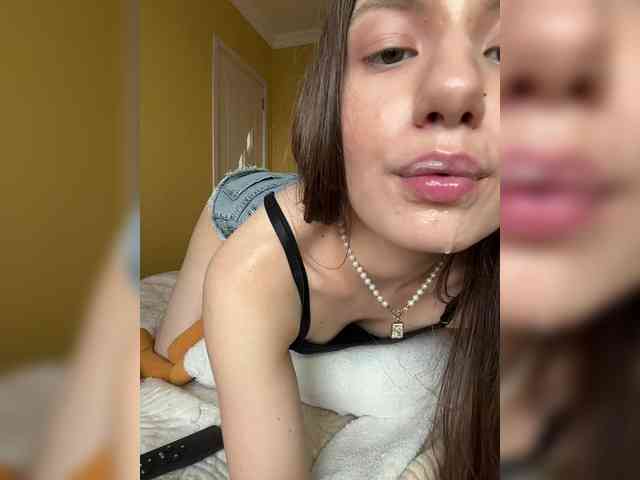 Milka_Crystal webcam