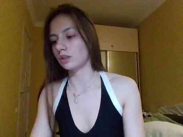 MilkaCrystal01 webcam