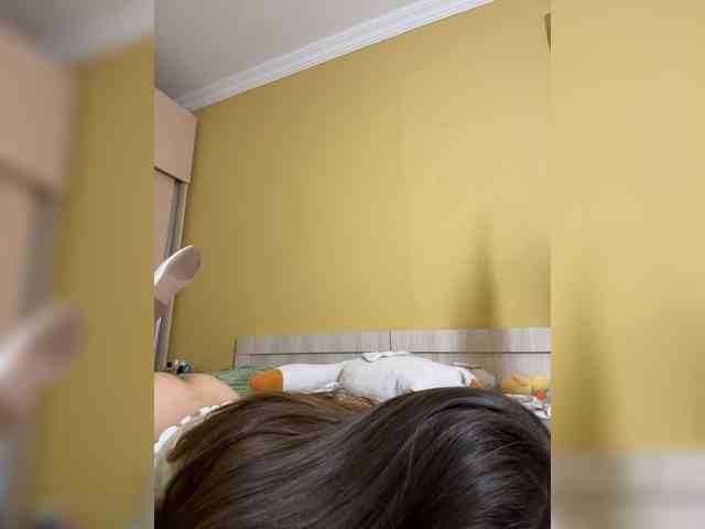 Milka_Crystal webcam