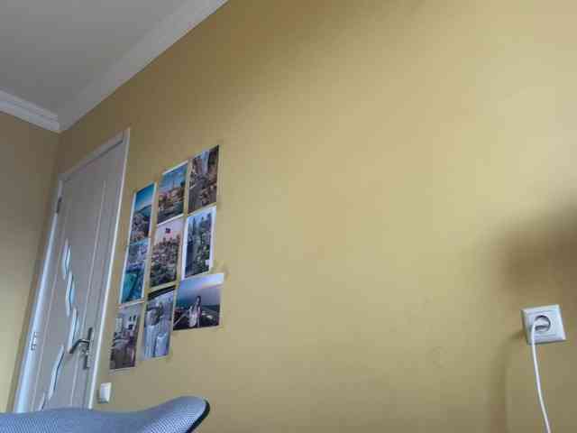 Milka_Crystal webcam