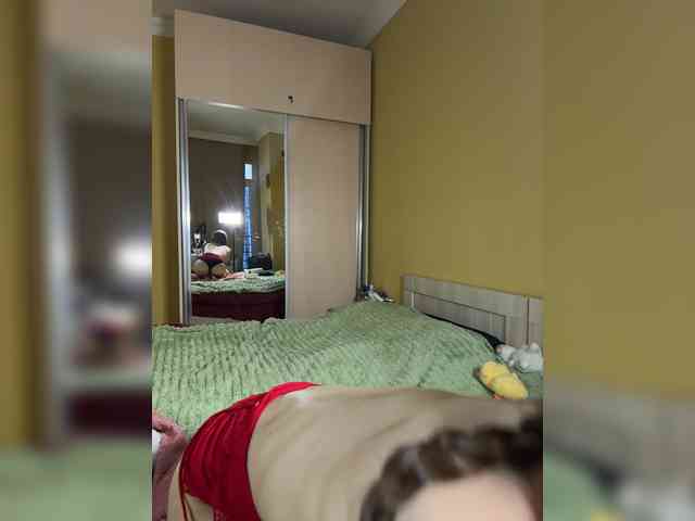 Milka_Crystal webcam