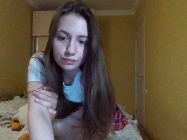 MilkaCrystal01 webcam