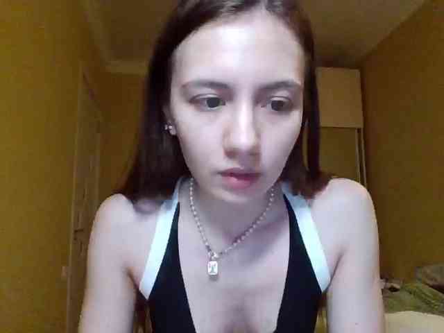 MilkaCrystal01 webcam
