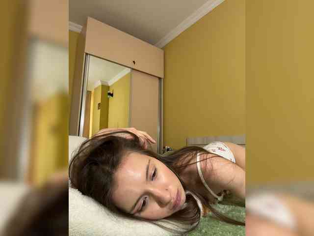 Milka_Crystal webcam