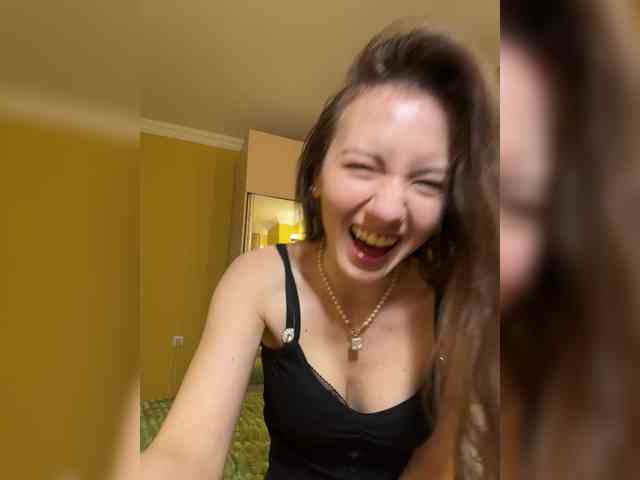 Milka_Crystal webcam