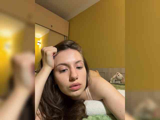 MilkaCrystal01 webcam