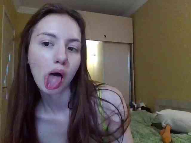 MilkaCrystal01 webcam