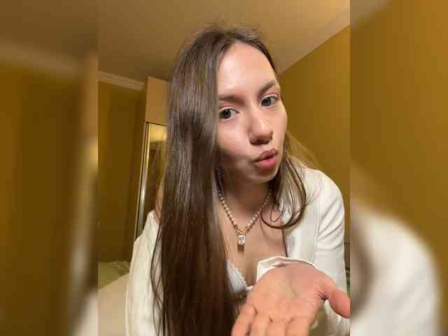 MilkaCrystal01 webcam