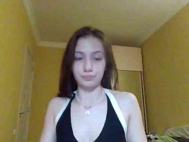 MilkaCrystal01 webcam