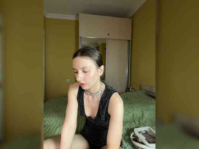 Milka_Crystal webcam