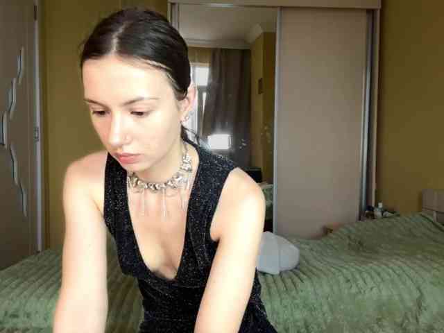 milka_crystal's live room
