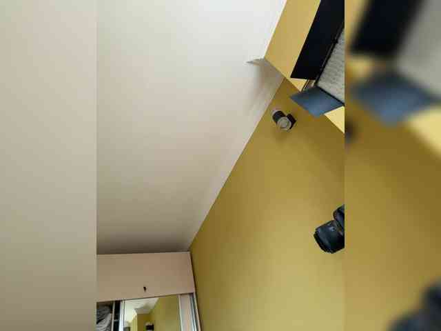 Milka_Crystal webcam