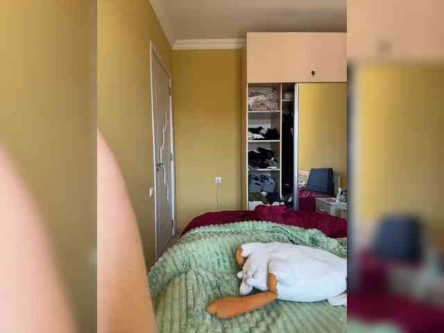 Milka_Crystal webcam