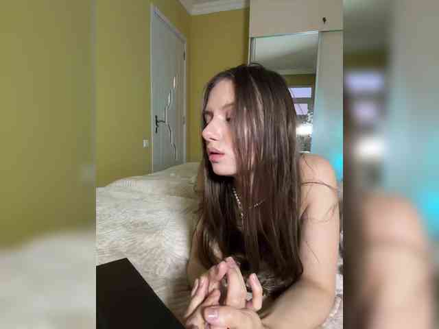 Milka_Crystal webcam
