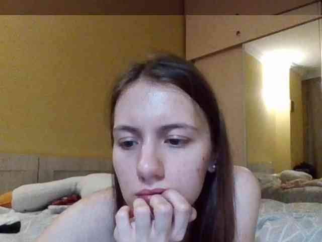 MilkaCrystal01 webcam